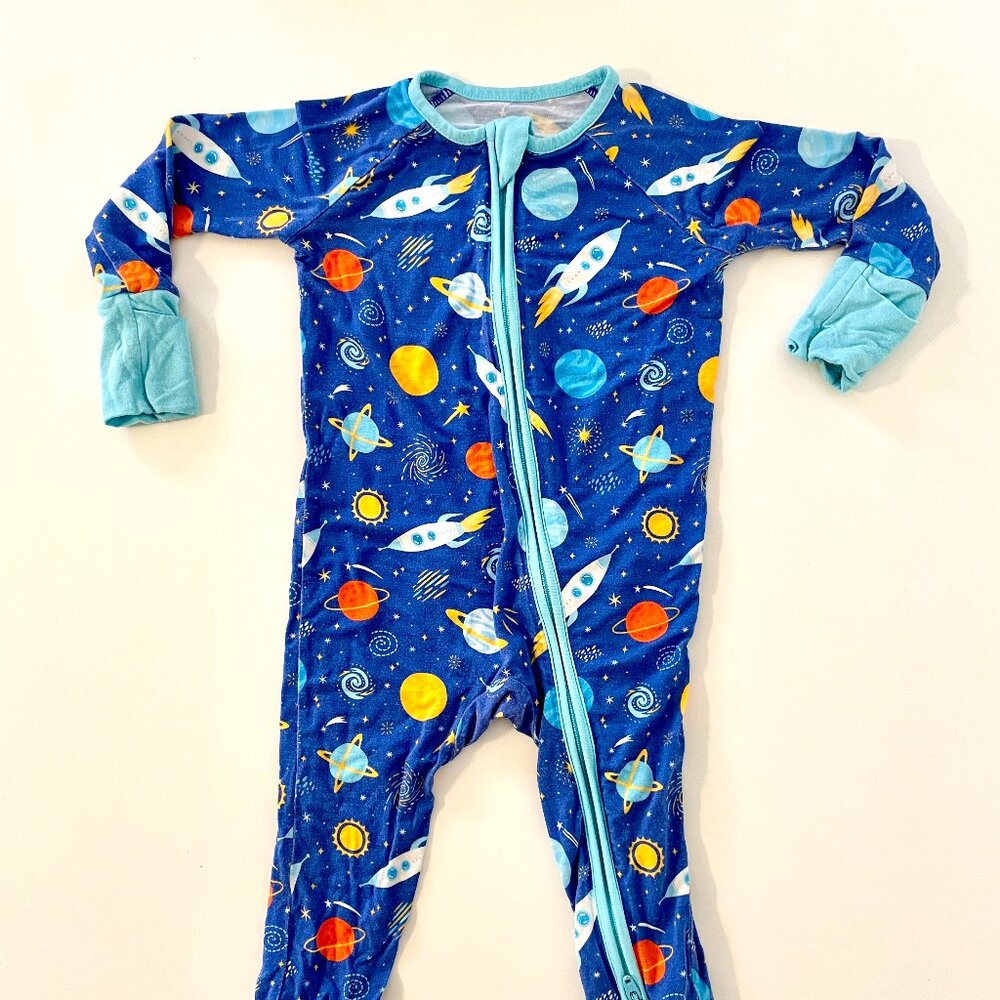 Suzel bamboo sleeper pajamas Space